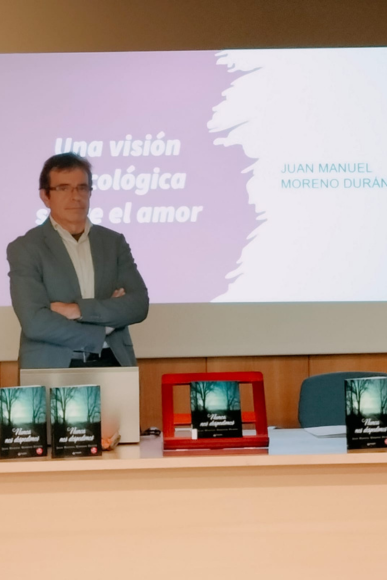 El psicólogo Juan Manuel Moreno Duran en una de sus charlas